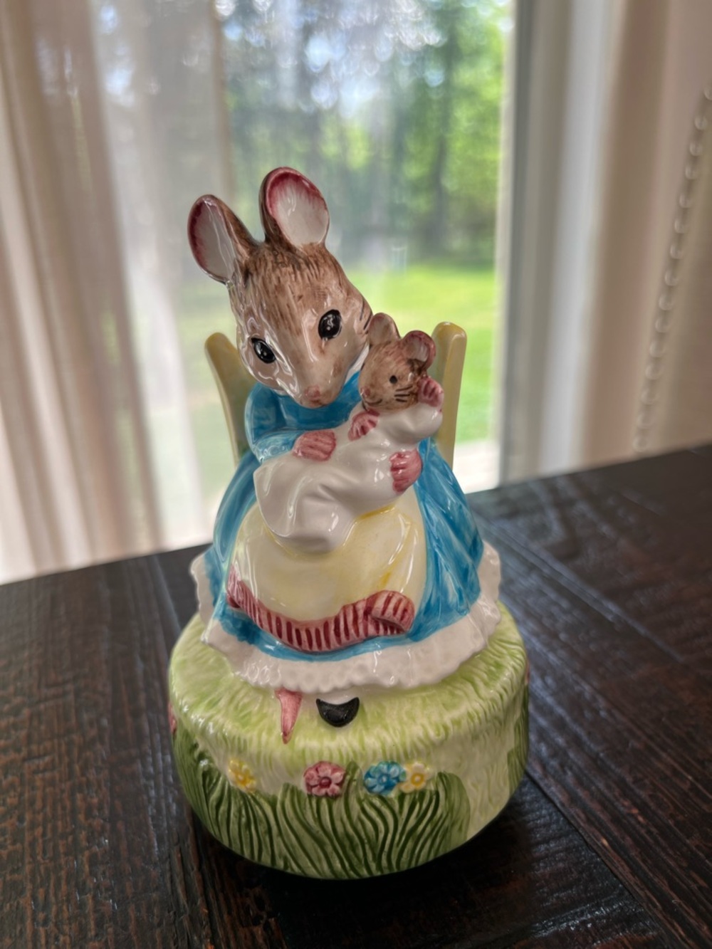 Vintage Schmid Beatrix Potter Mrs.Rabbit/Baby Ceramic Musical RockAByeBaby